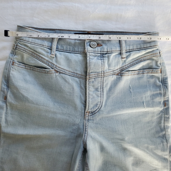 Express Super High Rise Mom Jean Light Blue Wash 4 - Picture 4 of 8